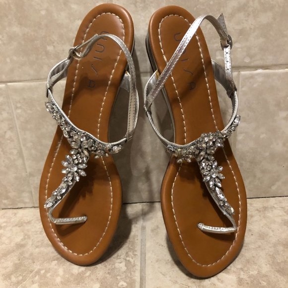 Womens Unisa Silver Leather Mini Wedge Rhinestone Embellished Thong Sandals 8 * - Picture 2 of 9